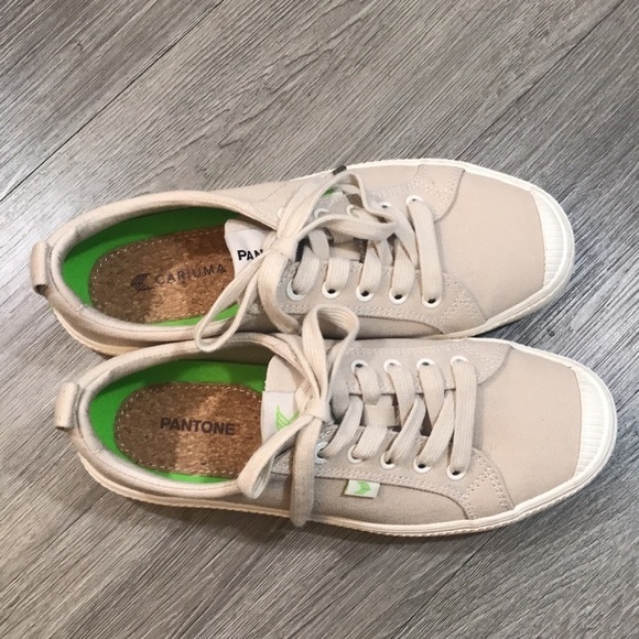 Cariuma Pantone OCA LOW Light Khaki size 8.5 - Picture 2 of 10